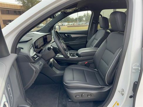 Used 2025 Buick Enclave Preferred image 7