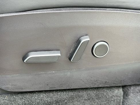 Used 2022 Tesla Model Y Performance image 6