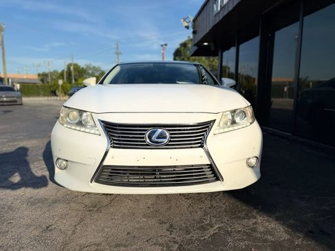 Used 2013 Lexus ES 300h w/ Luxury Pkg FWD image 4