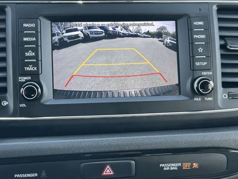 Used 2021 Kia Sedona LX FWD image 25