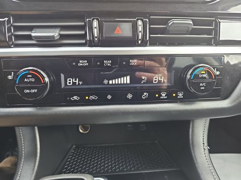 Certified 2025 Nissan Pathfinder SV image 29