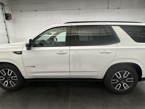 Used 2023 GMC Yukon AT4 w/ AT4 Premium Plus Package AWD/4WD image 7