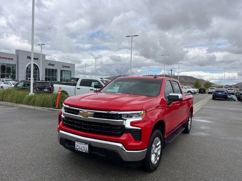 Used 2025 Chevrolet Silverado 1500 LT AWD/4WD image 4