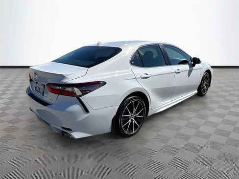 Used 2024 Toyota Camry SE image 7