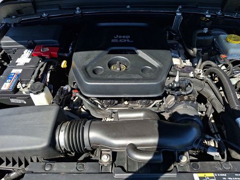 Used 2020 Jeep Wrangler Unlimited Sahara AWD/4WD image 27