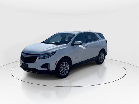 Used 2022 Chevrolet Equinox LT image 4