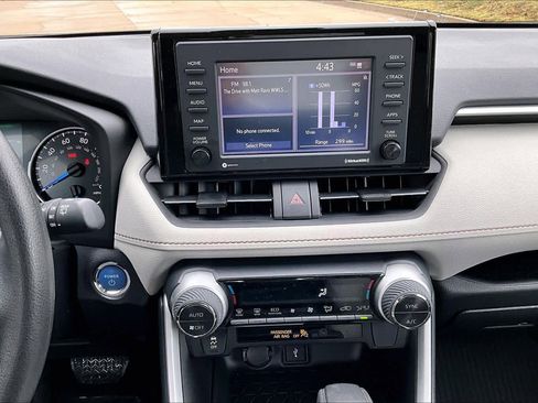 Used 2022 Toyota RAV4 XLE image 6