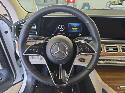 Certified 2026 Mercedes-Benz GLS 450 4MATIC image 20