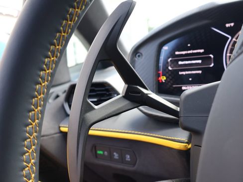 Used 2025 Lamborghini Revuelto AWD/4WD image 27
