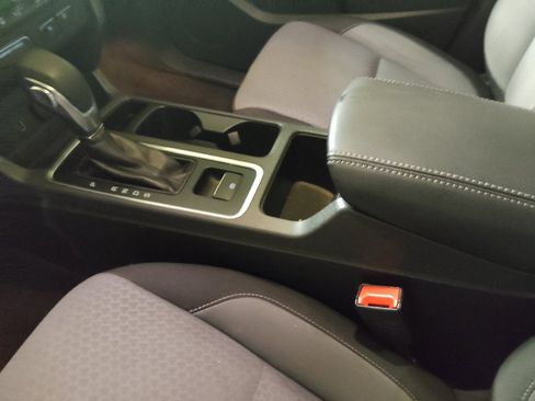 Used 2018 Ford Escape SE FWD image 26