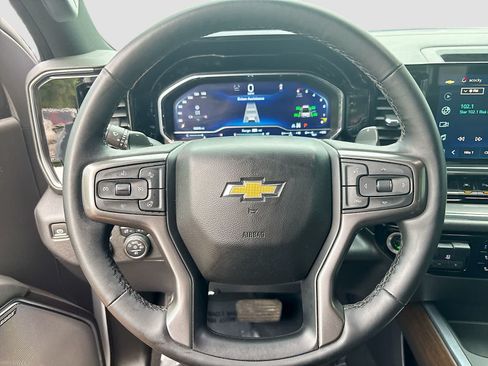 Used 2023 Chevrolet Silverado 1500 High Country w/ High Country Premium Package AWD/4WD image 11
