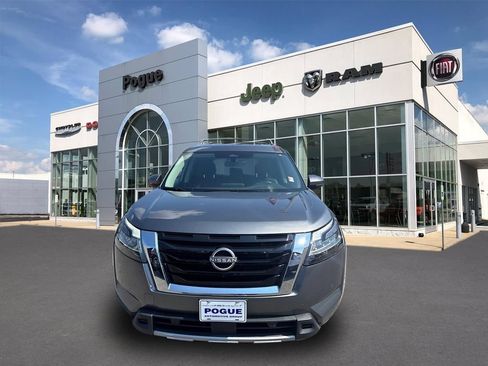 Used 2023 Nissan Pathfinder SL AWD/4WD image 7