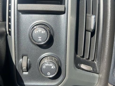 Used 2018 Chevrolet Silverado 2500 LT image 29