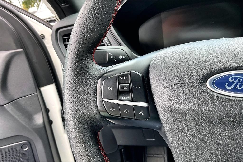Used 2023 Ford Escape ST-Line Select AWD/4WD image 10