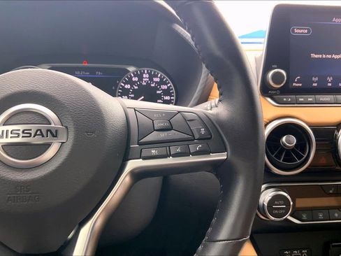 Used 2021 Nissan Sentra SV w/ SV Premium Package image 24