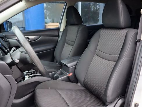 Used 2018 Nissan Rogue S AWD/4WD image 10
