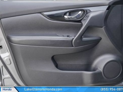 Used 2021 Nissan Rogue Sport SV AWD/4WD image 13
