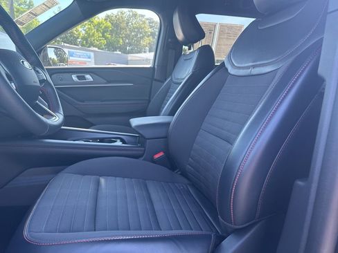 Used 2025 Ford Explorer ST-Line AWD/4WD image 9