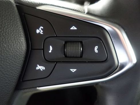 Used 2025 Chevrolet Trax LT w/ Driver Confidence Package FWD image 14