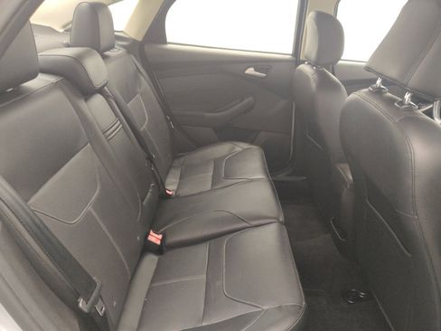 Used 2015 Ford Focus SE w/ Equipment Group 201A FWD image 19
