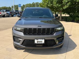 Used 2025 Jeep Grand Cherokee Altitude AWD/4WD video 2