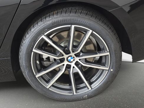 Used 2019 BMW 330i xDrive Sedan w/ Convenience Package AWD/4WD image 37