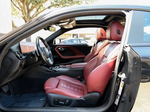 Used 2024 BMW 230i Coupe w/ Convenience Package RWD image 3