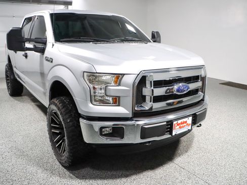 Used 2015 Ford F150 XLT image 5