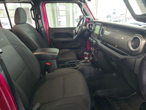 Used 2022 Jeep Wrangler Unlimited Sahara image 43