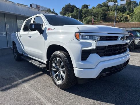 Used 2024 Chevrolet Silverado 1500 RST image 3