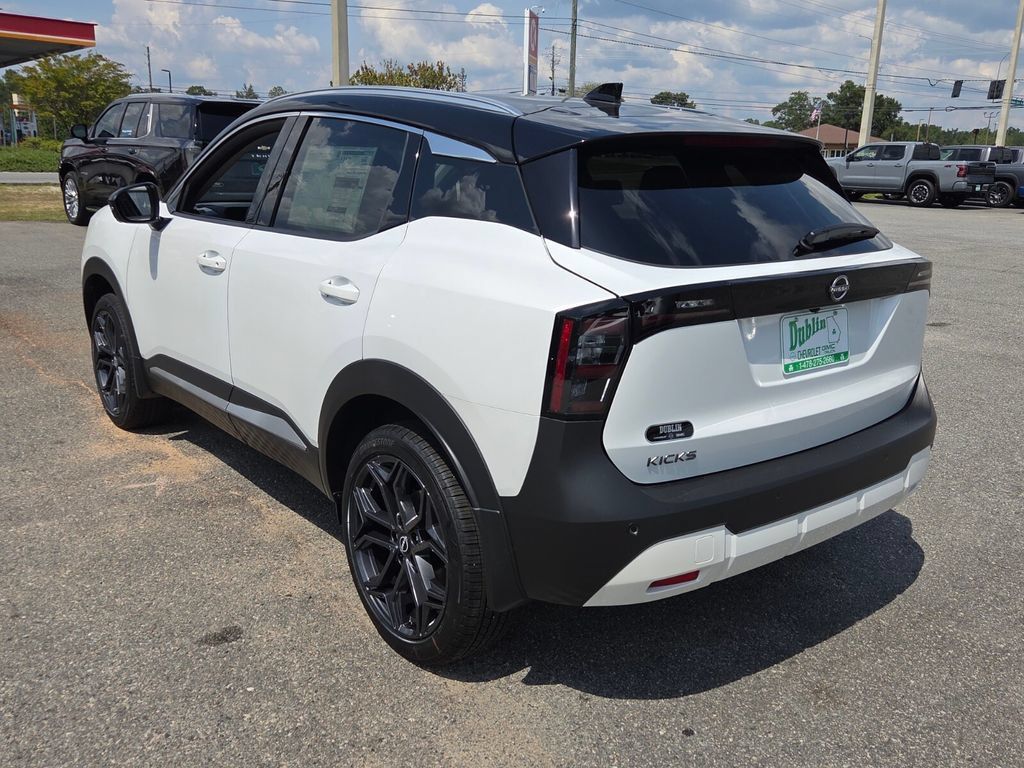 New 2027 Nissan Kicks SR w/ SR Premium Package FWD image 10