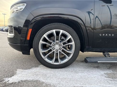 Used 2022 Jeep Grand Wagoneer Series II w/ Premium Group II image 36