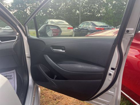 Used 2020 Toyota Corolla LE FWD image 21