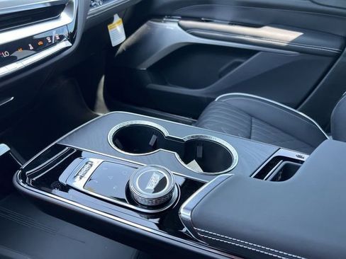 New 2026 Cadillac Lyriq V image 17