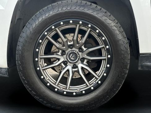 Used 2007 GMC Yukon Denali AWD/4WD image 30