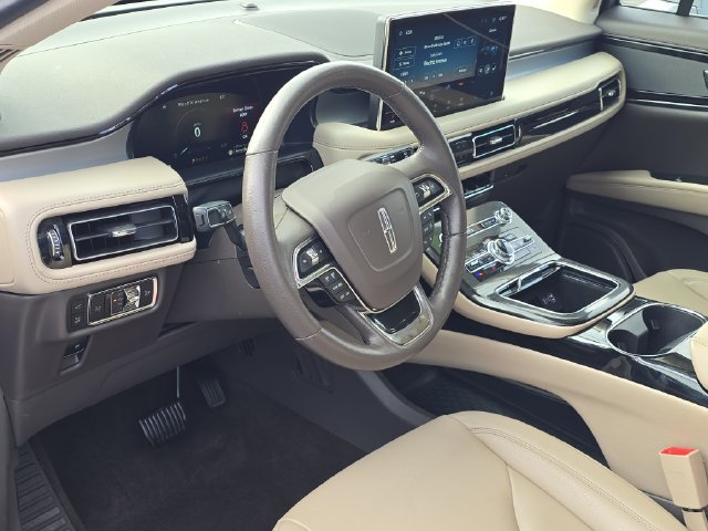 Certified 2023 Lincoln Nautilus AWD w/ Premium Package image 7