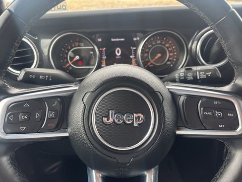 Used 2021 Jeep Wrangler Unlimited Sahara image 22