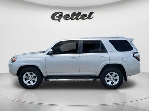 Used 2017 Toyota 4Runner SR5 Premium RWD image 8