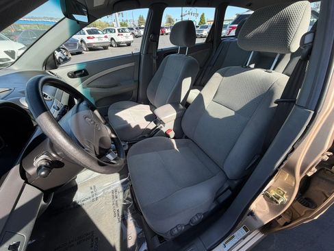 Used 2006 Suzuki Forenza Wagon FWD image 9