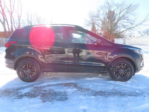 Used 2019 Ford Escape SE image 6