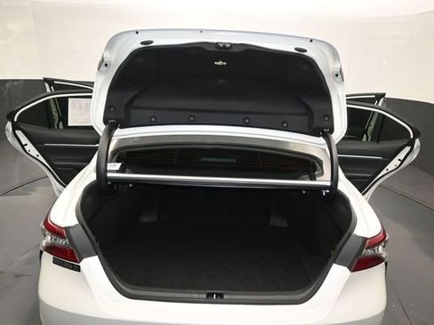 Used 2021 Toyota Camry XSE FWD image 16