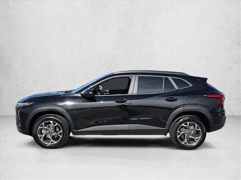 Used 2025 Chevrolet Trax LT image 9