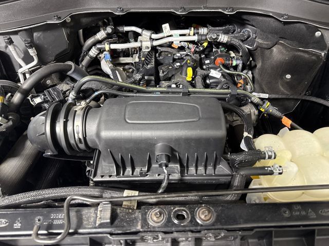 Used 2023 Ford Explorer XLT AWD/4WD image 45