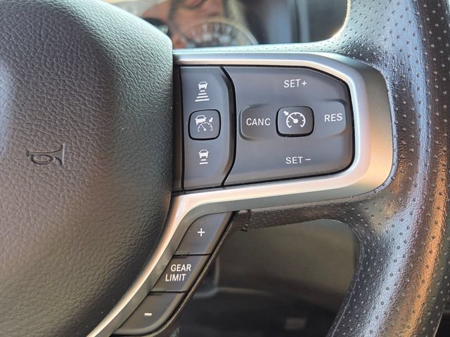 Used 2025 RAM 1500 Warlock AWD/4WD image 28