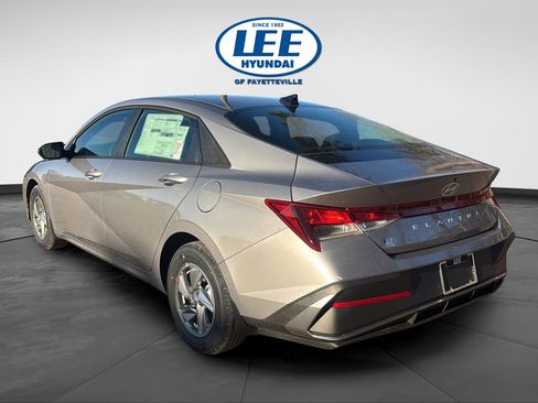 New 2026 Hyundai Elantra SE image 4