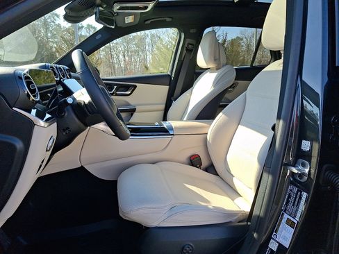 Used 2026 Mercedes-Benz GLC 300 4MATIC image 13