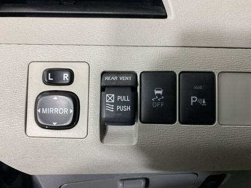Used 2013 Toyota Sienna XLE AWD/4WD image 19