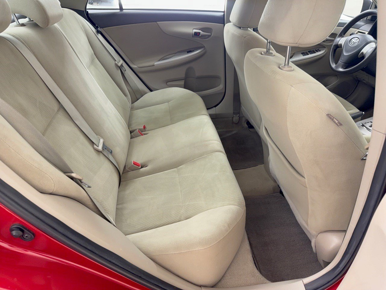 Used 2013 Toyota Corolla LE FWD image 29