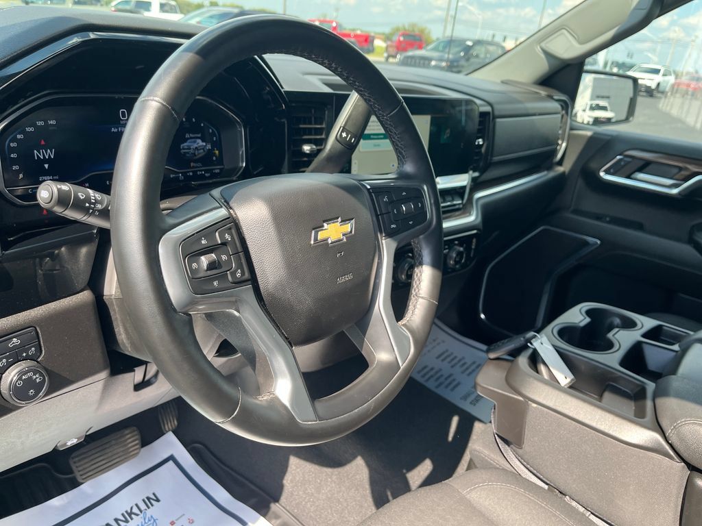 Used 2024 Chevrolet Silverado 1500 LT AWD/4WD image 15