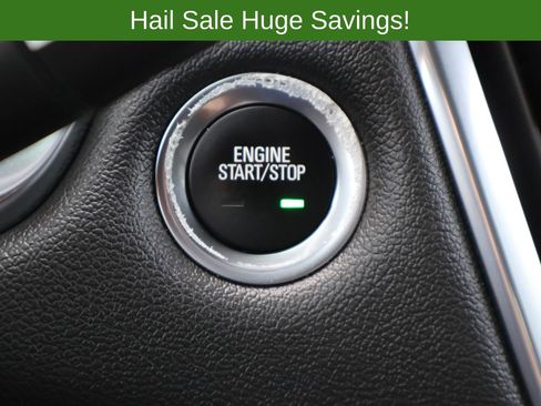 Used 2023 Chevrolet Traverse Premier FWD image 33